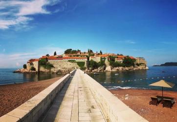 香港大學(xué)畢業(yè)證書用于在黑山辦理工作簽證怎么做海牙認證？