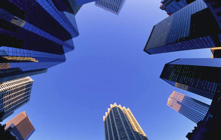 香港人在內(nèi)地買房要申請減免契稅可以讓在香港的親戚代辦嗎？