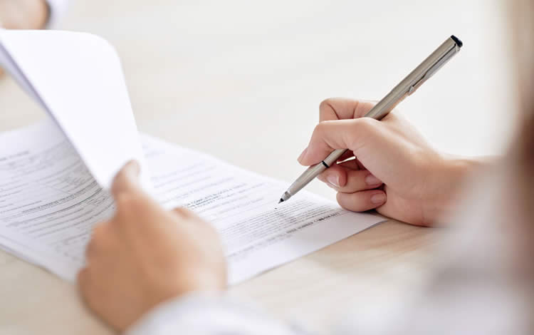 持香港探親簽的內(nèi)地人士在香港如何做授權(quán)委托書公證用于內(nèi)地辦理房產(chǎn)抵押之用