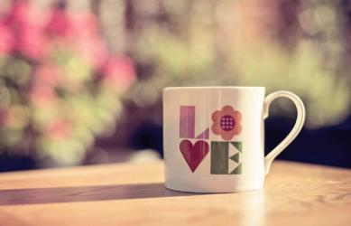 在香港出生但沒(méi)有身份證的小孩要在內(nèi)地讀書怎么辦理香港出生公證書？