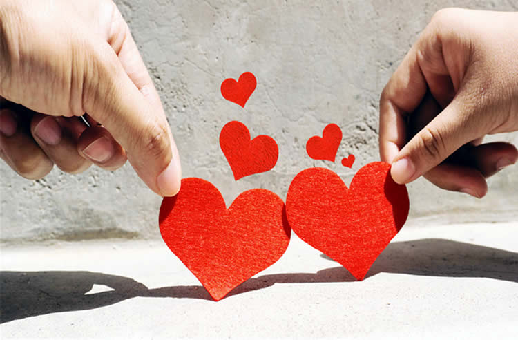 在香港辦理離婚的內(nèi)地人現(xiàn)要在內(nèi)地復(fù)婚如何做香港公證呢？