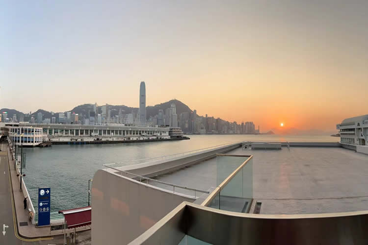 在內(nèi)地出生又改過名字的香港居民要如何辦理中英文出生公證書呢？