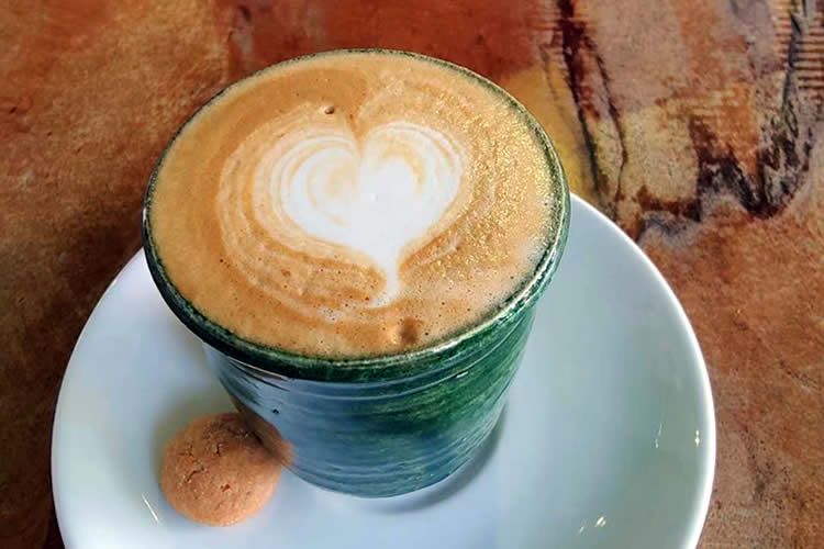 喪偶的香港人現(xiàn)要和前夫在內(nèi)地復婚如何辦理單身未婚聲明書公證？