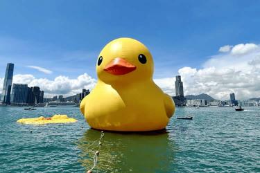 香港公司投資內(nèi)地要分別在北京、廣州及深圳設(shè)立公司怎么辦理香港公司轉(zhuǎn)遞公證呢？