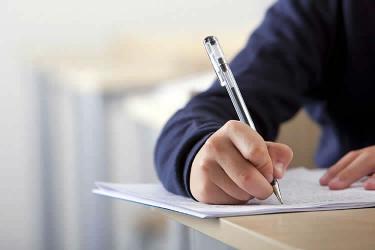 香港公司與員工發(fā)生糾紛要在內(nèi)地法院打官司，怎么辦理香港公司授權委托書公證呢？