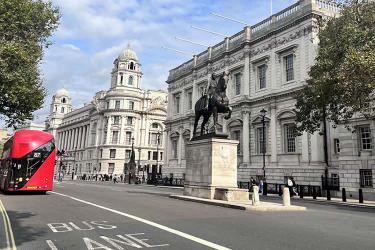 開曼公司投資中國設(shè)立公司怎么對其主體信息做公證認(rèn)證手續(xù)呢？