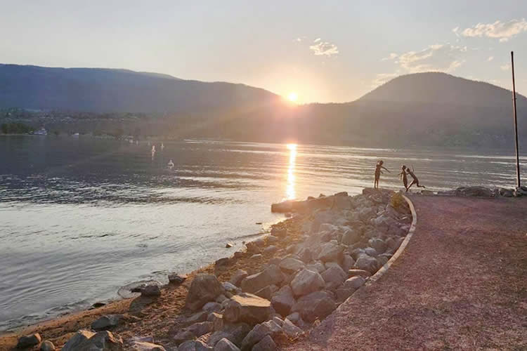 已有香港高院授予的遺產(chǎn)管理書怎么辦理親屬關(guān)系及遺囑狀況聲明書公證呢？