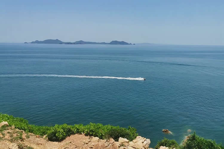 內(nèi)地人在香港結(jié)婚后要跟公司申請婚假怎么辦理香港結(jié)婚證公證？