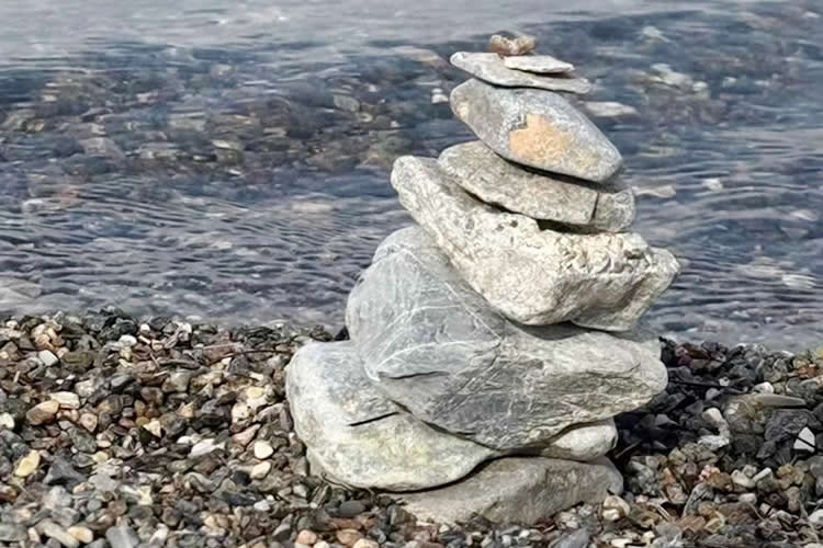 多名香港子女怎么同時辦理一份放棄繼承遺產(chǎn)聲明書公證并加蓋轉遞章呢？