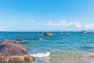 我們是在香港出生的，現(xiàn)要在內(nèi)地辦理股權(quán)轉(zhuǎn)讓手續(xù)怎么證明是親兄弟關(guān)系呢？