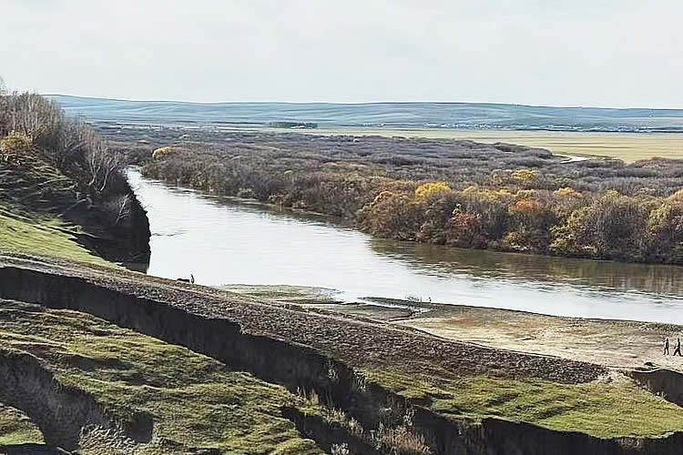 香港身份證與內(nèi)地出生證明的名字不一致要如何辦理中英文出生公證書用于申請(qǐng)外國(guó)永居？