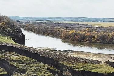 香港身份證與內(nèi)地出生證明的名字不一致要如何辦理中英文出生公證書用于申請(qǐng)外國永居？